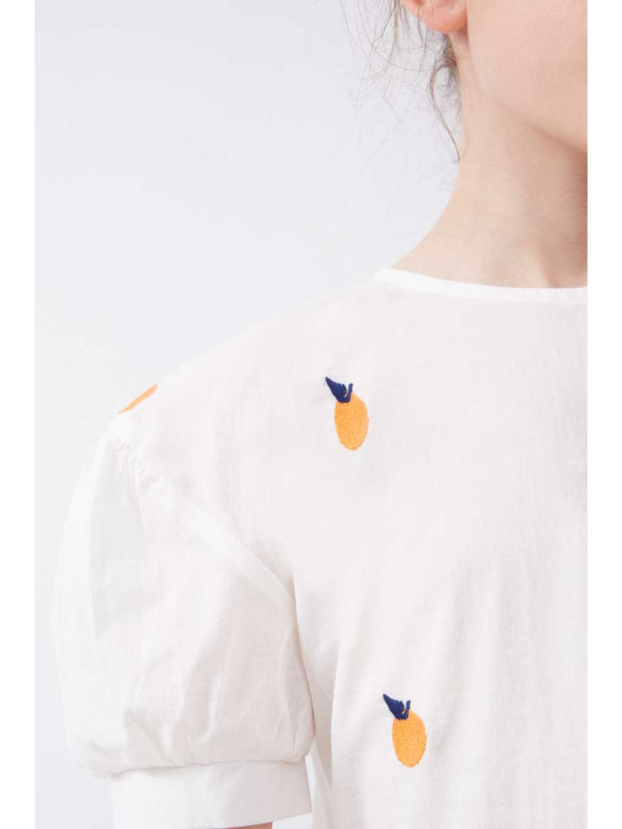 Geborduurde blouse van linnen stof voor meisjes van Compania 