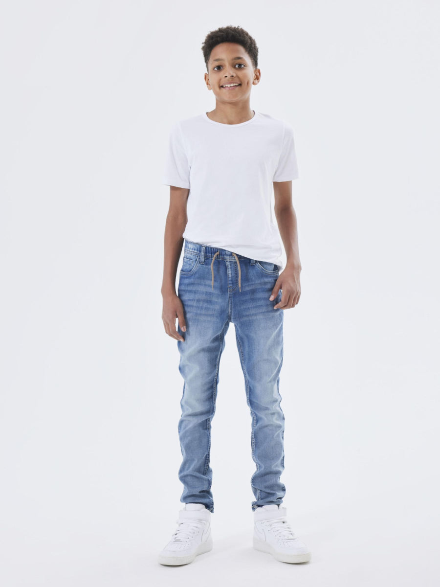 jeans jogger voor jongens van Name it in het blauw